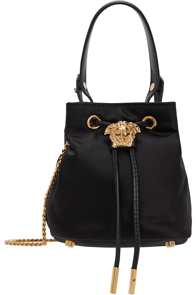 Сатиновая мини-сумка-ведерко 'La medusa' Versace, мультиколор
Сатиновая мини-сумка-ведерко 'La medusa' Versace, мультиколор