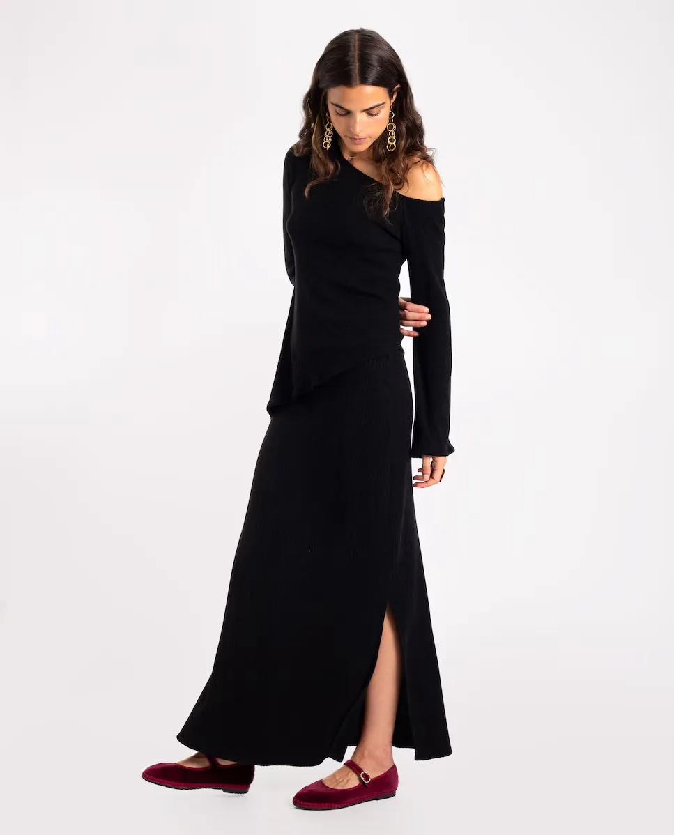 Длинная трикотажная юбка с резинкой на талии The-Are, черный
Длинная трикотажная юбка с резинкой на талии The-Are, черный