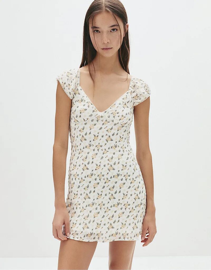 Pull&Bear Короткое платье с цветочным узором желтого цвета
Pull&Bear Короткое платье с цветочным узором желтого цвета