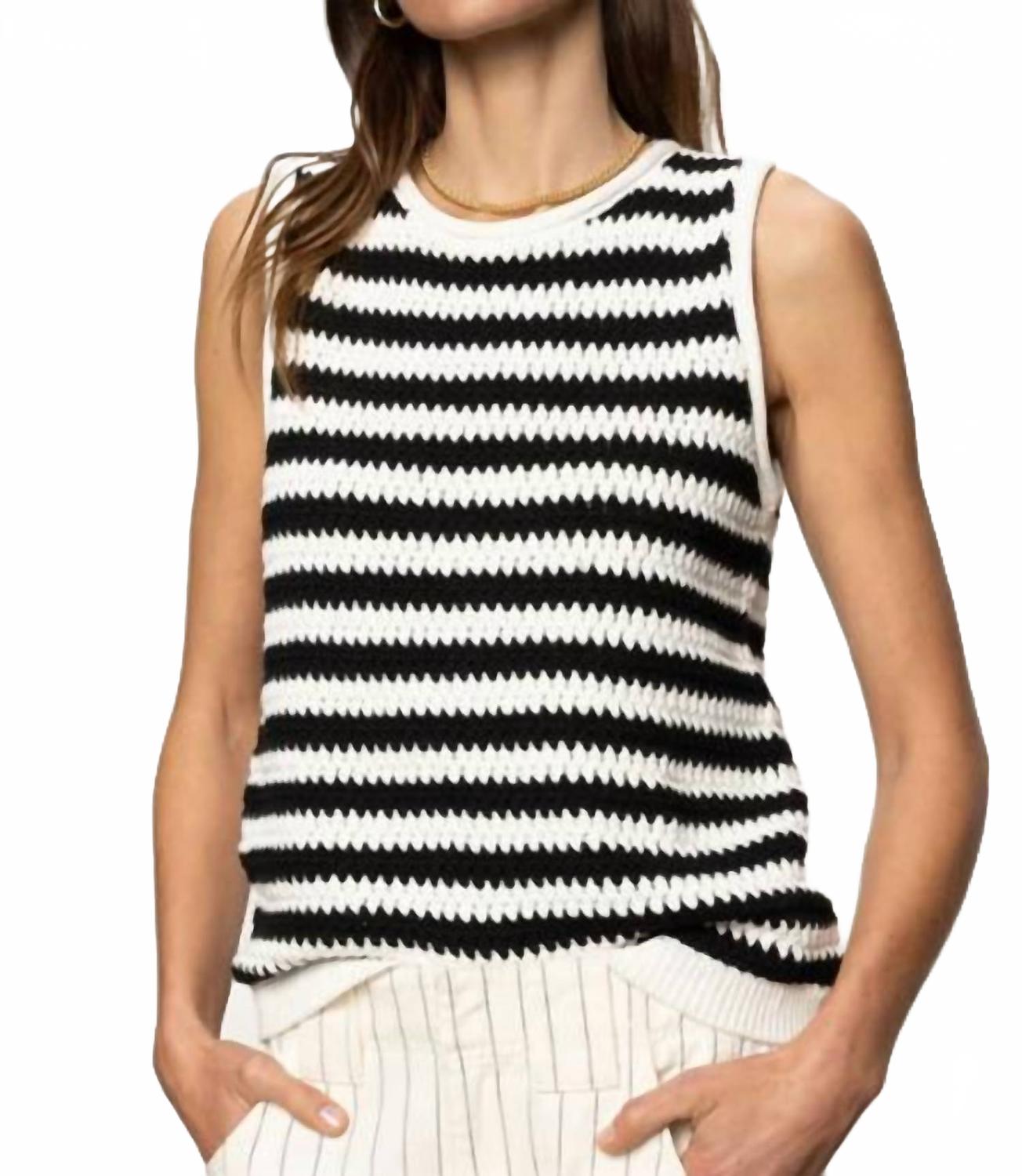 Полосатый вязаный топ-свитер в черную полоску Sanctuary
Полосатый вязаный топ-свитер в черную полоску Sanctuary