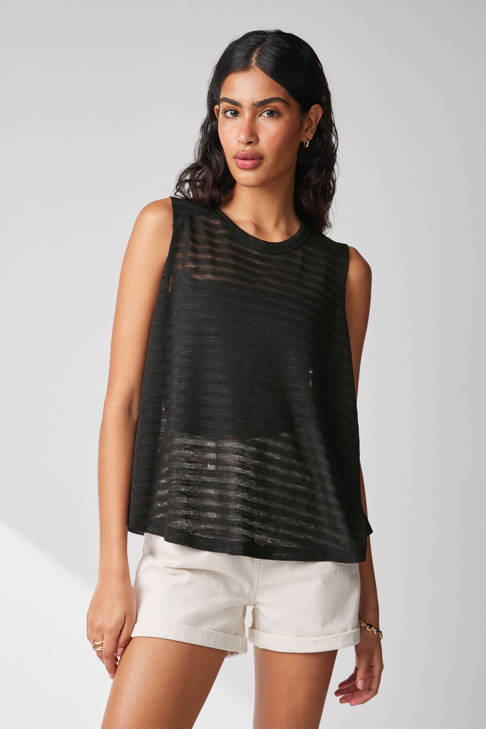 Свободный топ без рукавов с неровным переплетением и широким вырезом Next, черный
Свободный топ без рукавов с неровным переплетением и широким вырезом Next, черный