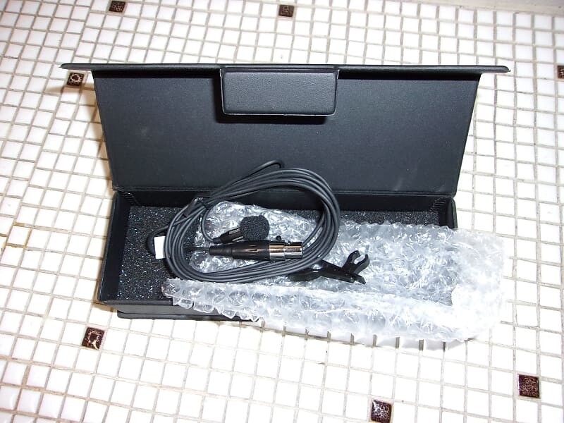 Микрофон AKG CK99L Clip On Cardioid Microphone with Mini 3-Pin XLR Connector
Микрофон AKG CK99L Clip On Cardioid Microphone with Mini 3-Pin XLR Connector