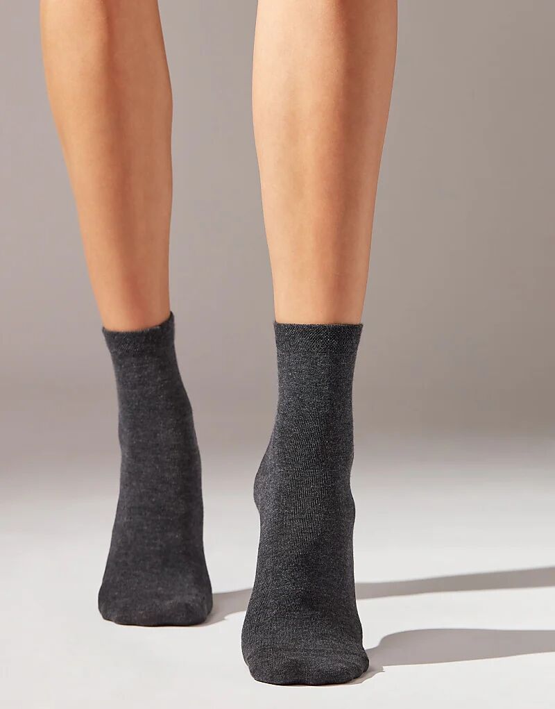 Короткие носки Calzedonia с отделкой из смеси темно-серого цвета
Короткие носки Calzedonia с отделкой из смеси темно-серого цвета