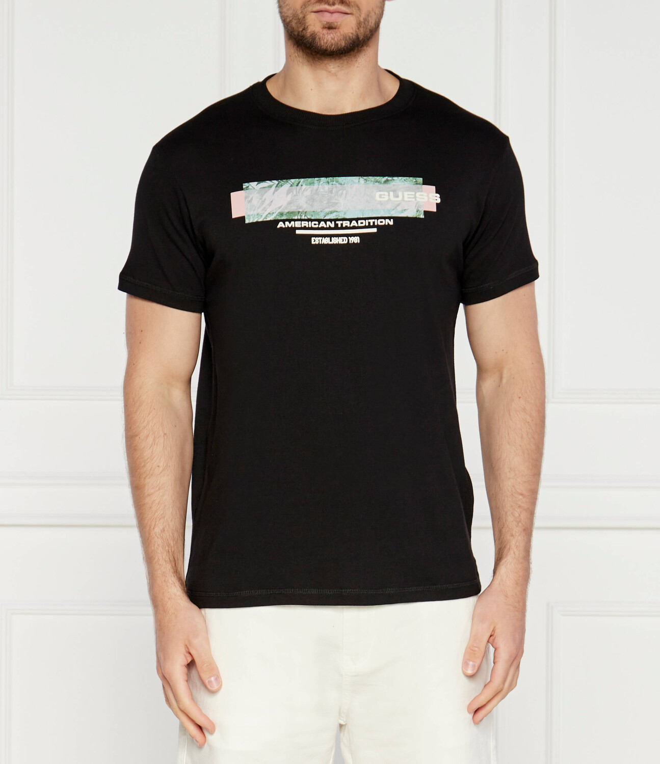 Футболка GUESS Regular Fit, черный
Футболка GUESS Regular Fit, черный