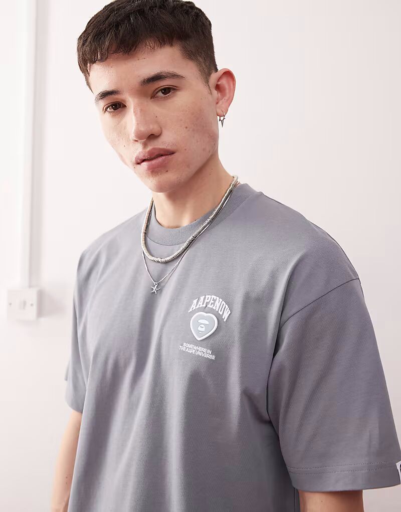 Футболка с логотипом в виде сердца Aape by A Bathing Ape светло-серого цвета AAPE BY A BATHING APE
Футболка с логотипом в виде сердца Aape by A Bathing Ape светло-серого цвета AAPE BY A BATHING APE