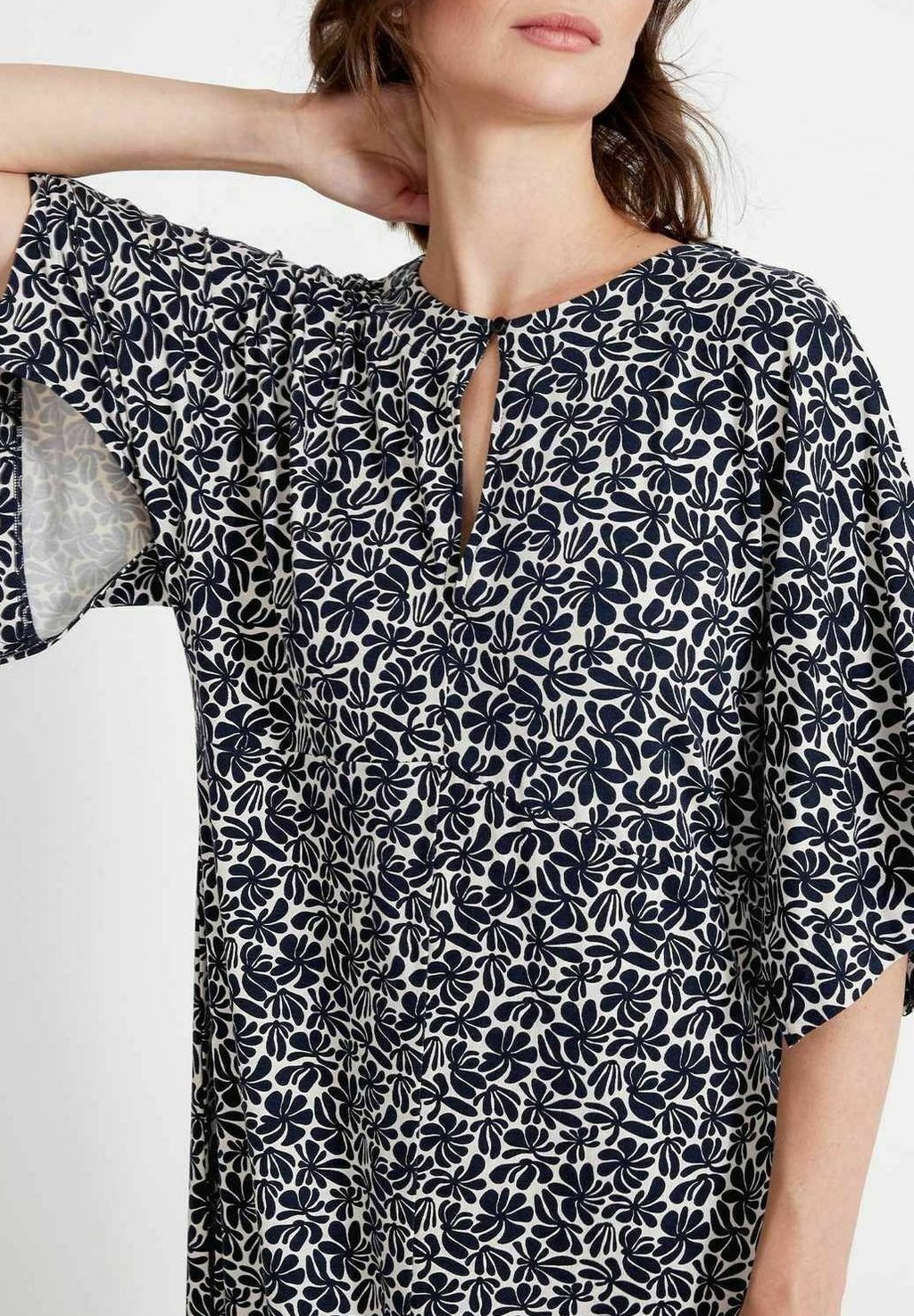 Повседневное платье ASTA MID LENGTH Holebrook, песочный
Повседневное платье ASTA MID LENGTH Holebrook, песочный