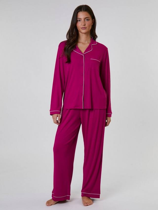 Рифленый классический длинный комплект пижамы Loungeable, Dark Pink
Рифленый классический длинный комплект пижамы Loungeable, Dark Pink