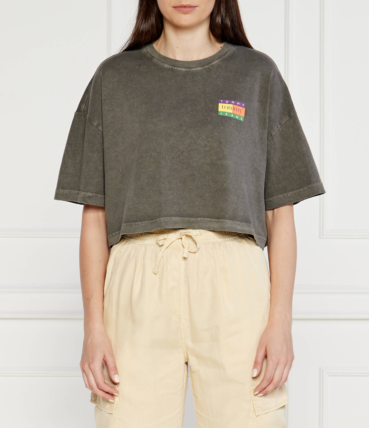 Футболка Tommy Jeans Cropped Fit, цвет grafite
Футболка Tommy Jeans Cropped Fit, цвет grafite