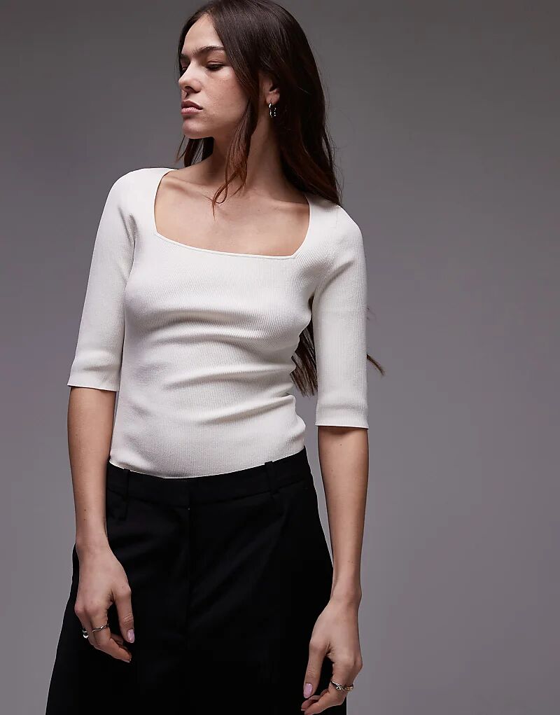 ARKET – Плотный трикотажный топ белого цвета с открытыми плечами и вырезом сердечком
ARKET – Плотный трикотажный топ белого цвета с открытыми плечами и вырезом сердечком