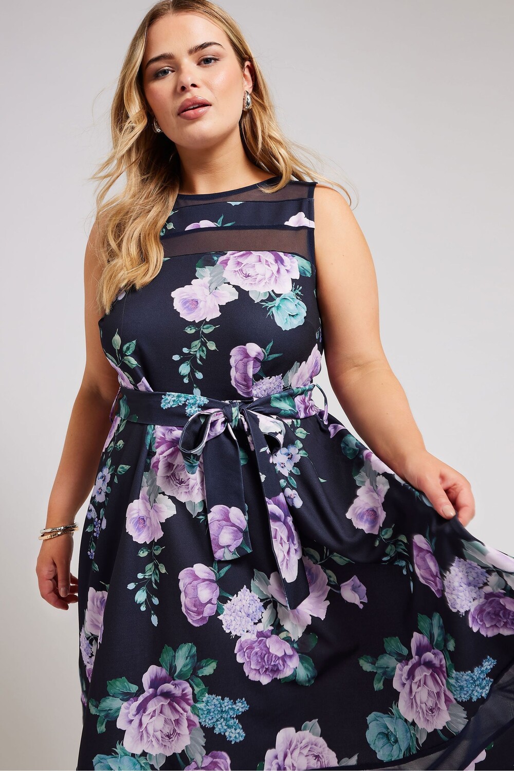 Платье фигуристка с сетчатыми вставками Yours Curve, синий
Платье фигуристка с сетчатыми вставками Yours Curve, синий