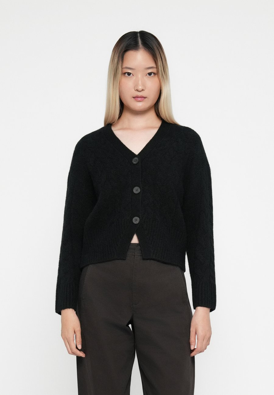 Кардиган ONLY ONLRIO LIFE CABLE CARDIGAN , Black
Кардиган ONLY ONLRIO LIFE CABLE CARDIGAN , Black