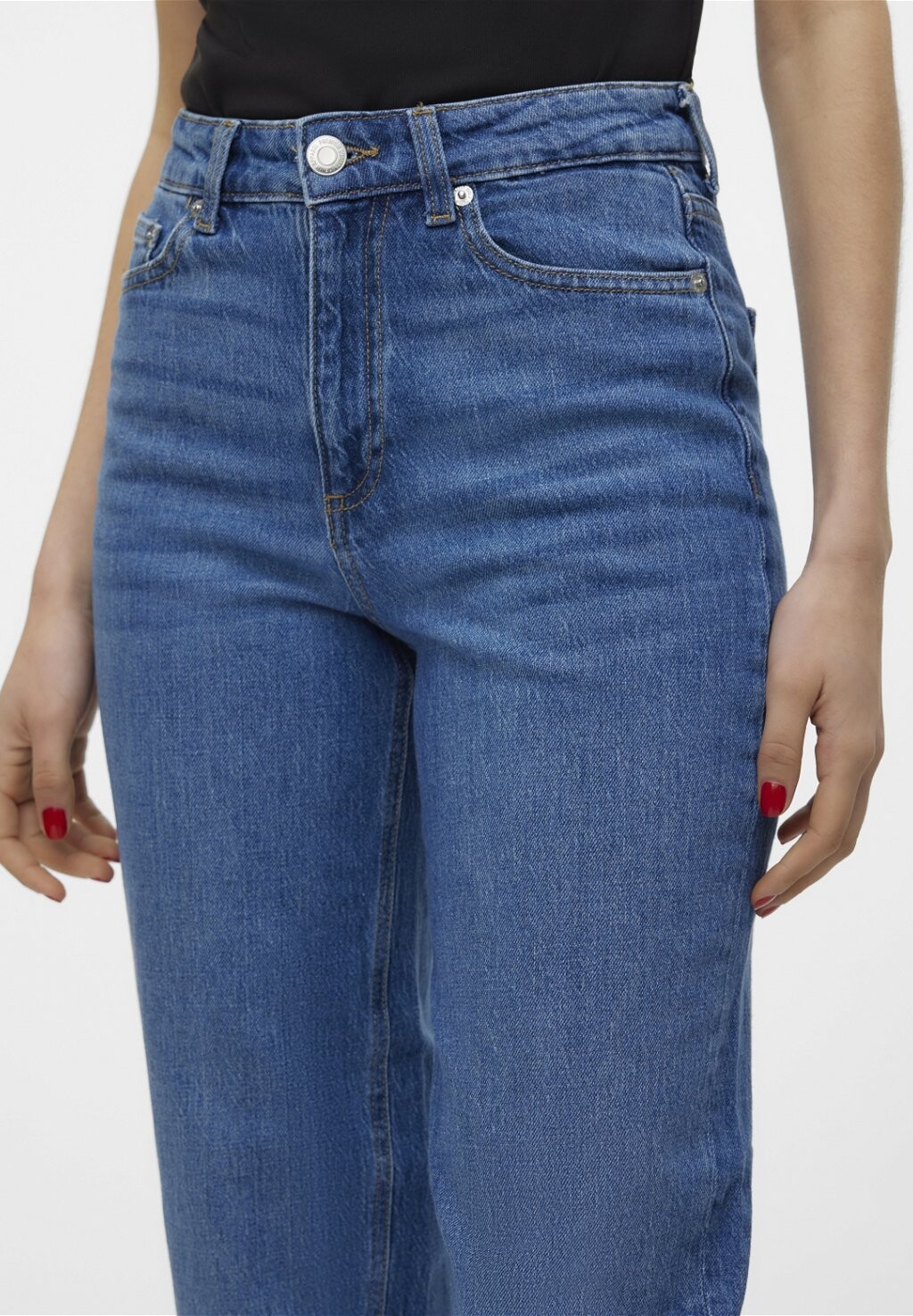 Джинсы свободного кроя Vero Moda, деним среднего синего цвета Vmtessa Mom
Джинсы свободного кроя Vero Moda, деним среднего синего цвета Vmtessa Mom