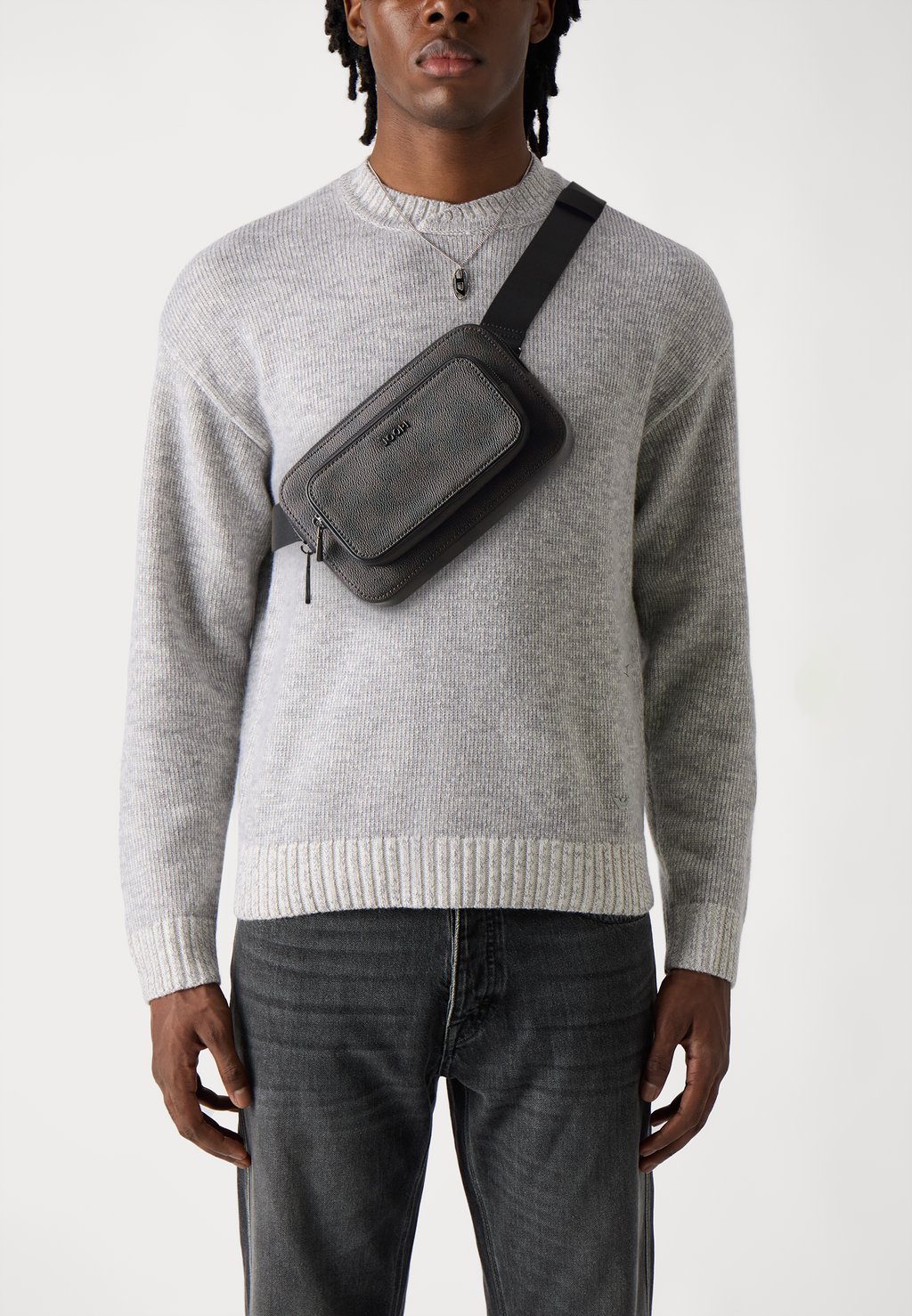 Сумка через плечо CORTINA PIAZZA EMIR HIPBAG UNISEX JOOP!, темно-коричневый 
Сумка через плечо CORTINA PIAZZA EMIR HIPBAG UNISEX JOOP!, темно-коричневый