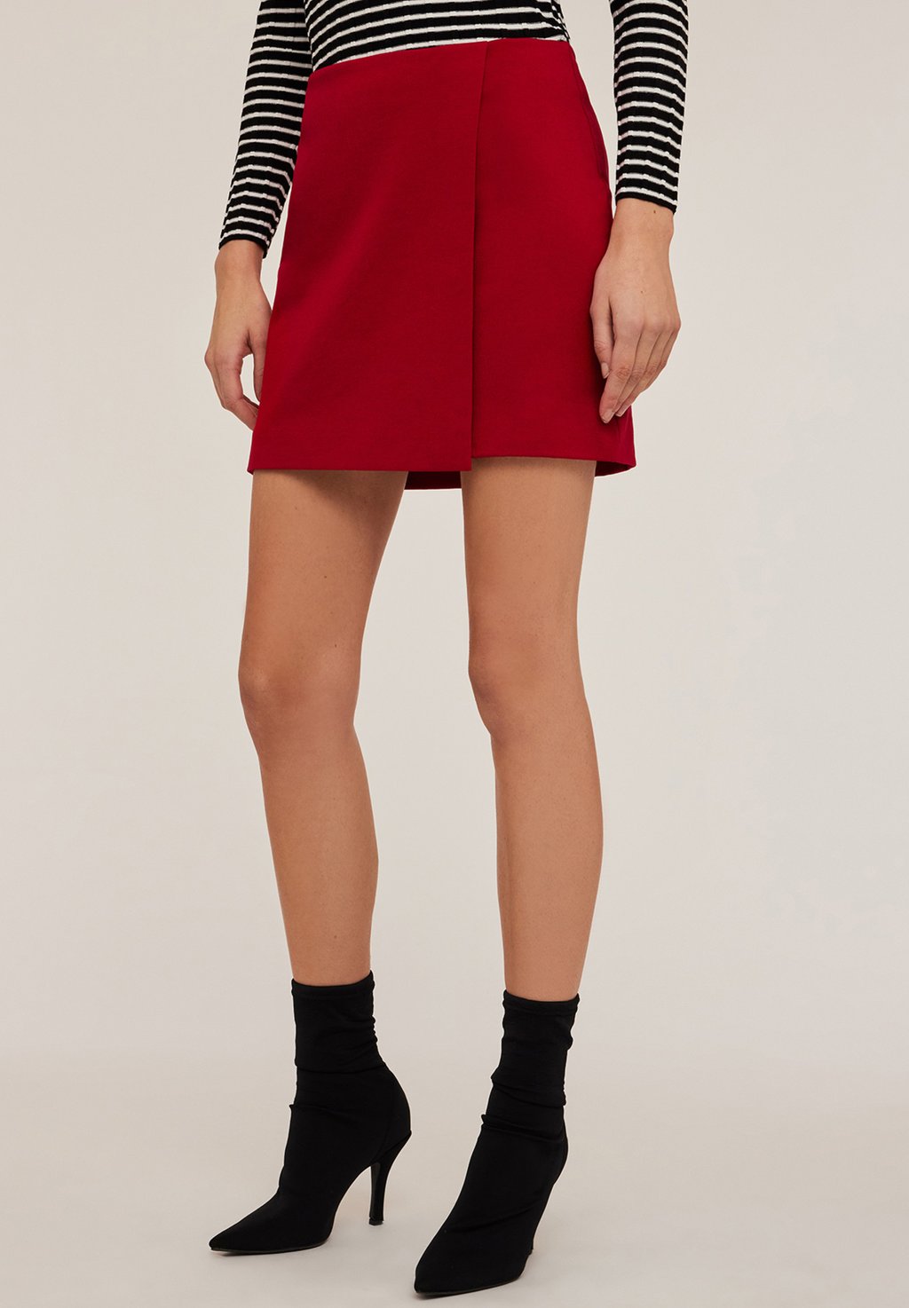 Юбка с запахом CORTA EFFETTO Motivi, красный
Юбка с запахом CORTA EFFETTO Motivi, красный