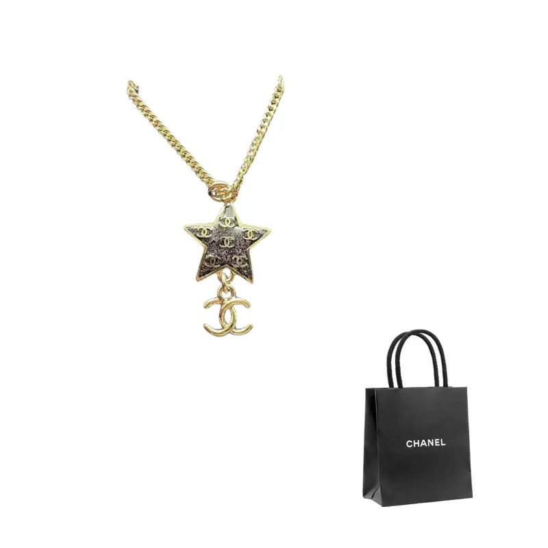 Женское ожерелье CHANEL
Женское ожерелье CHANEL