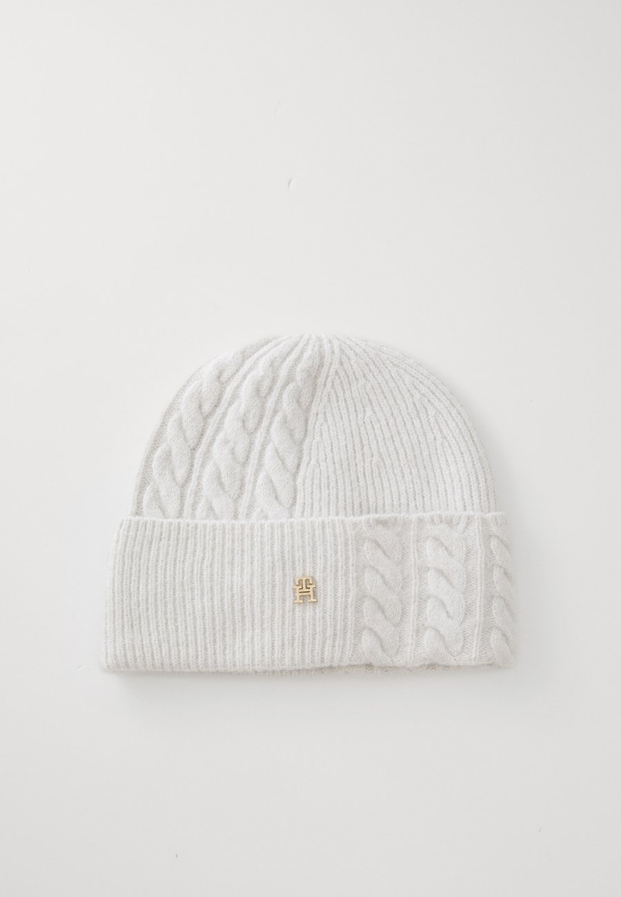 Шапка Tommy Hilfiger ELEVATED CHIC FLUFFY, Grey Whisper/Grey
Шапка Tommy Hilfiger ELEVATED CHIC FLUFFY, Grey Whisper/Grey