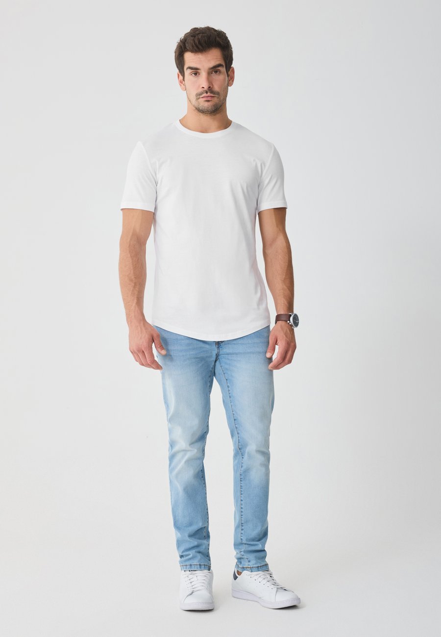 Футболка Pier One BASIC CURVED HEM T-SHIRT 2 PACK, 2X Bright White 11-0601 Tcx/White, Белый, Футболка Pier One BASIC CURVED HEM T-SHIRT 2 PACK, 2X Bright White 11-0601 Tcx/White
Футболка Pier One BASIC CURVED HEM T-SHIRT 2 PACK, 2X Bright White 11-0601 Tcx/White, Белый, Футболка Pier One BASIC CURVED HEM T-SHIRT 2 PACK, 2X Bright White 11-0601 Tcx/White