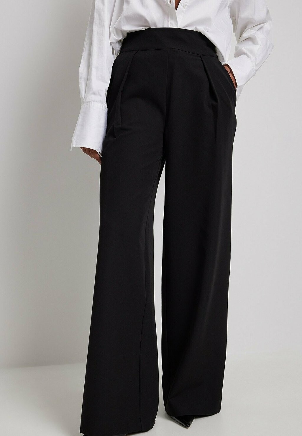 Брюки NA-KD, черный
Брюки NA-KD, черный