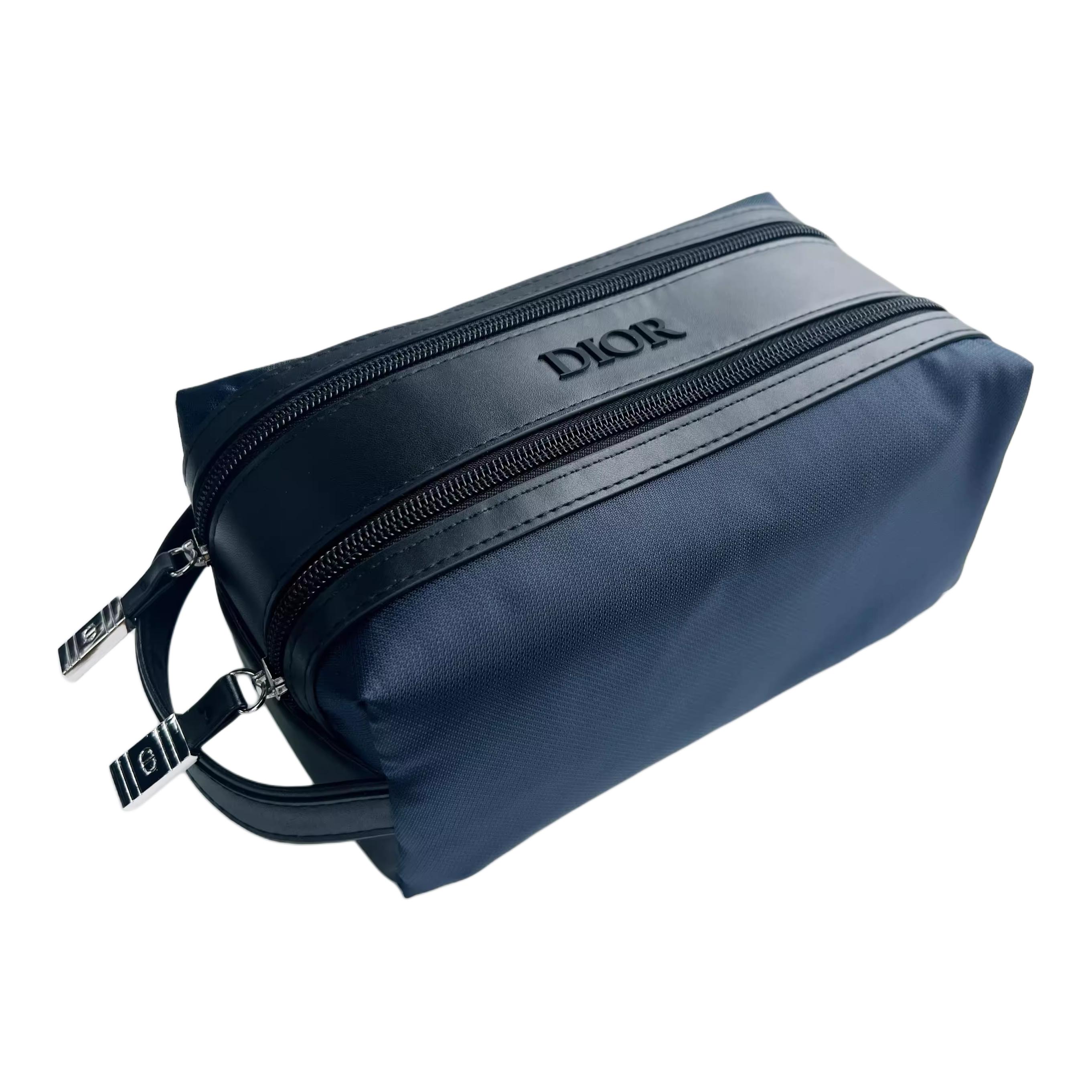 Косметичка Wilderness большой вместимости с двойной молнией DIOR
Косметичка Wilderness большой вместимости с двойной молнией DIOR