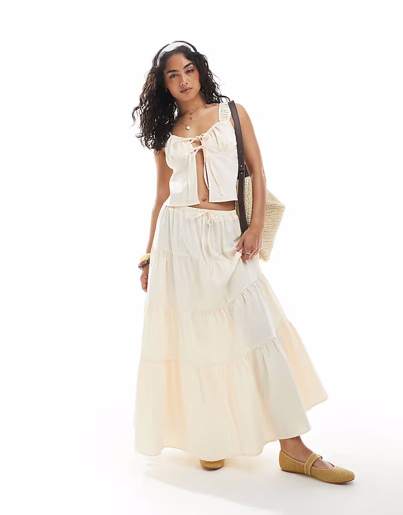 Юбка макси с ярусами цвета пахты Miss Selfridge
Юбка макси с ярусами цвета пахты Miss Selfridge