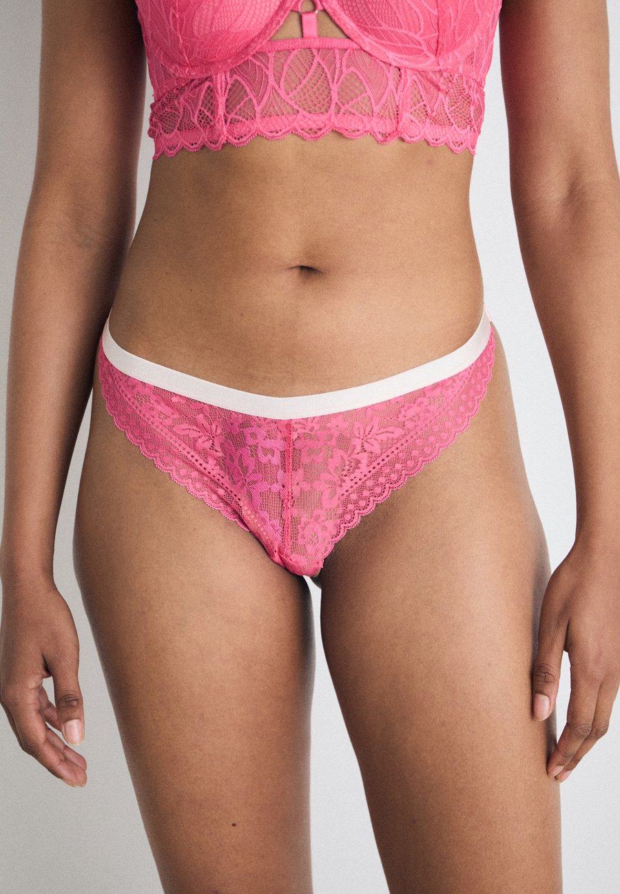 Трусы LASCANA VIVANCE BY LASCANA THONG, Pink Rose/Pink
Трусы LASCANA VIVANCE BY LASCANA THONG, Pink Rose/Pink