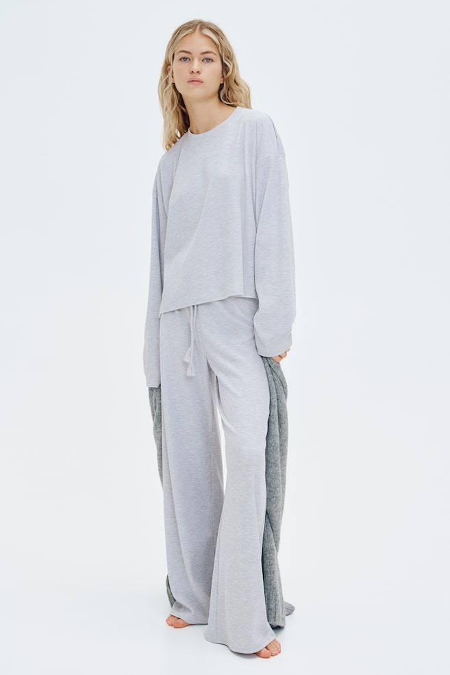 Пижама с вафельной структурой H&M, серый
Пижама с вафельной структурой H&M, серый