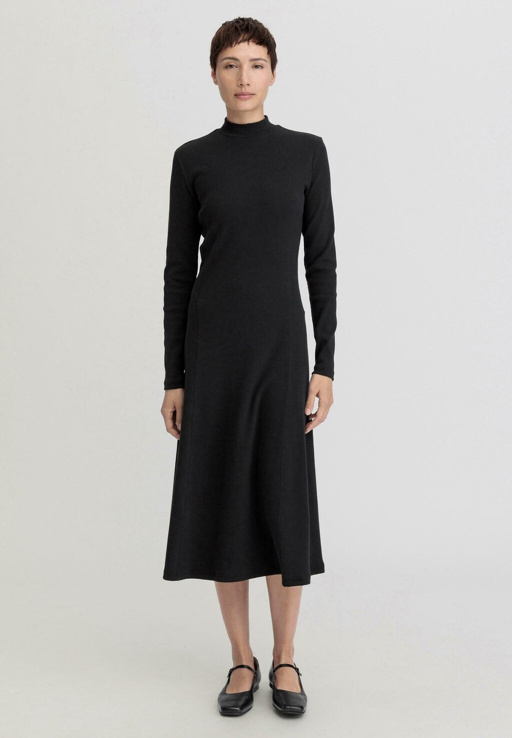 Платье из джерси MIDI SLIM hessnatur, черный
Платье из джерси MIDI SLIM hessnatur, черный