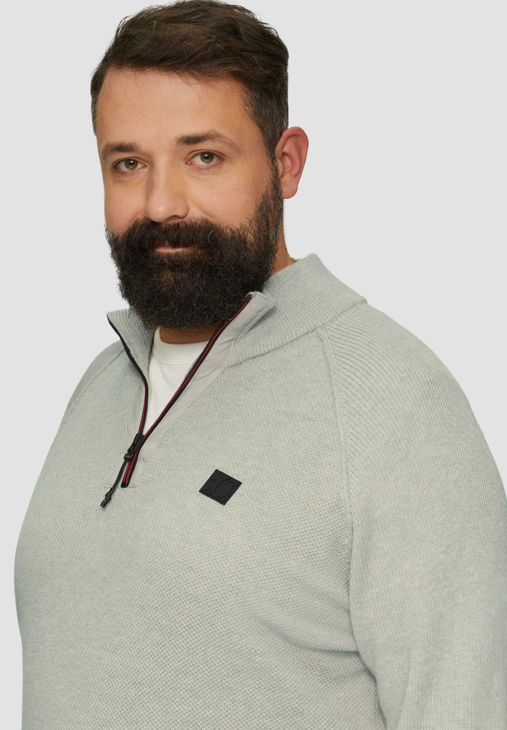 Джемпер MIT HOCHGESCHLOSSENEM KRAGEN s.Oliver, бежевый 
Джемпер MIT HOCHGESCHLOSSENEM KRAGEN s.Oliver, бежевый