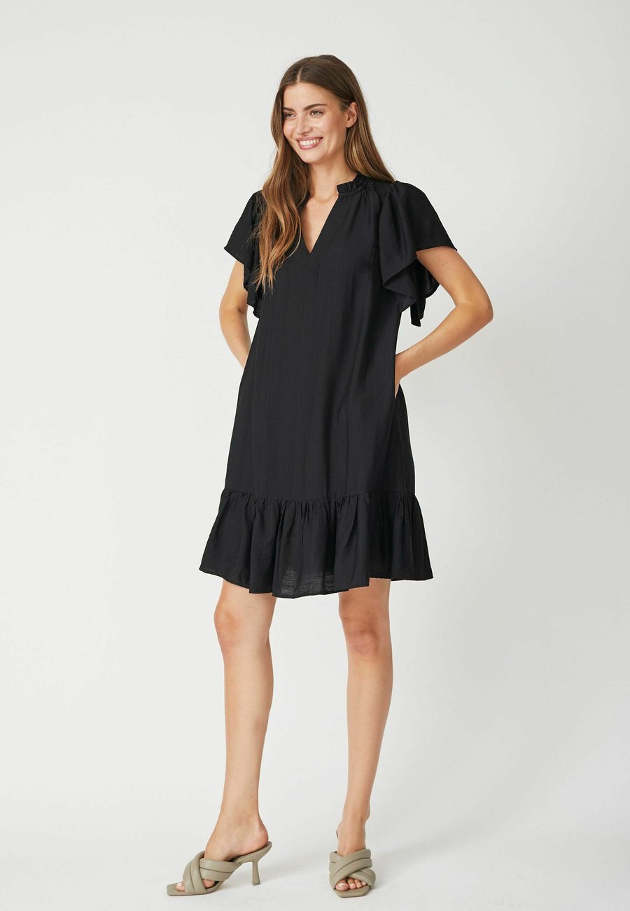 Платье Co'couture HERACC CROP SS FRILL DRESS, Black
Платье Co'couture HERACC CROP SS FRILL DRESS, Black