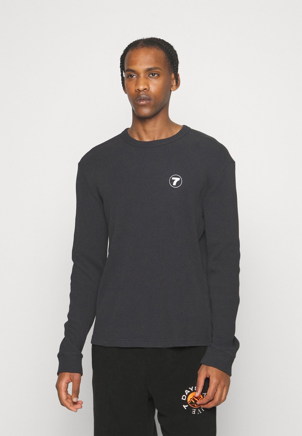 Футболка с длинным рукавом ФУТБОЛКА ORGANIC WAFFLE LONG SLEEVE UNISEX 7 DAYS Active, черная, Черный, Футболка с длинным рукавом ФУТБОЛКА ORGANIC WAFFLE LONG SLEEVE UNISEX 7 DAYS Active, черная
Футболка с длинным рукавом ФУТБОЛКА ORGANIC WAFFLE LONG SLEEVE UNISEX 7 DAYS Active, черная, Черный, Футболка с длинным рукавом ФУТБОЛКА ORGANIC WAFFLE LONG SLEEVE UNISEX 7 DAYS Active, черная