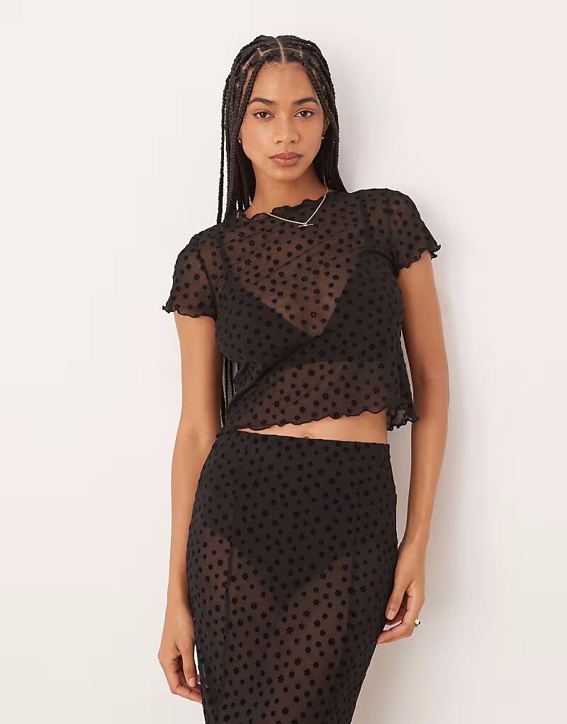 Укороченный сетчатый топ с цветочным принтом черного цвета Asos Design
Укороченный сетчатый топ с цветочным принтом черного цвета Asos Design