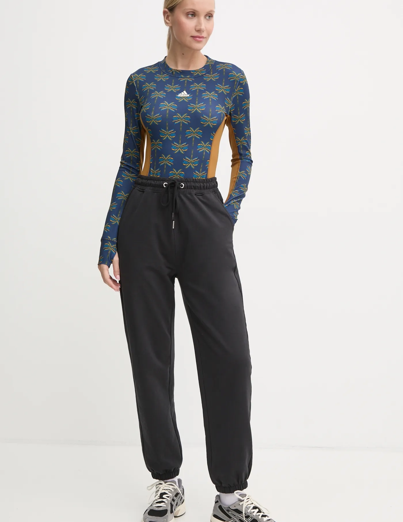 Футболка с длинными рукавами adidas, темно-синий
Футболка с длинными рукавами adidas, темно-синий