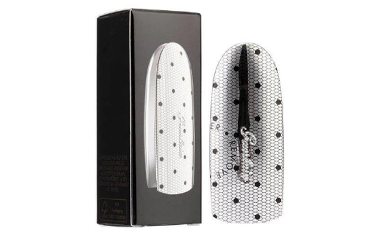 Футляр для бальзама для губ JIAOLAN с элегантным кружевом и драгоценными камнями в насыщенных цветах GUERLAIN
Футляр для бальзама для губ JIAOLAN с элегантным кружевом и драгоценными камнями в насыщенных цветах GUERLAIN