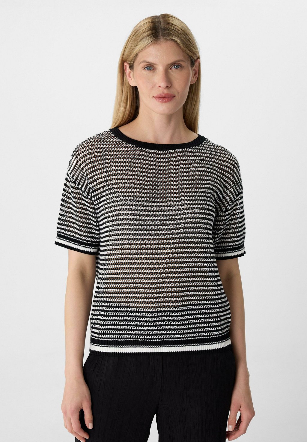 Футболка с принтом comma casual identity, черный
Футболка с принтом comma casual identity, черный