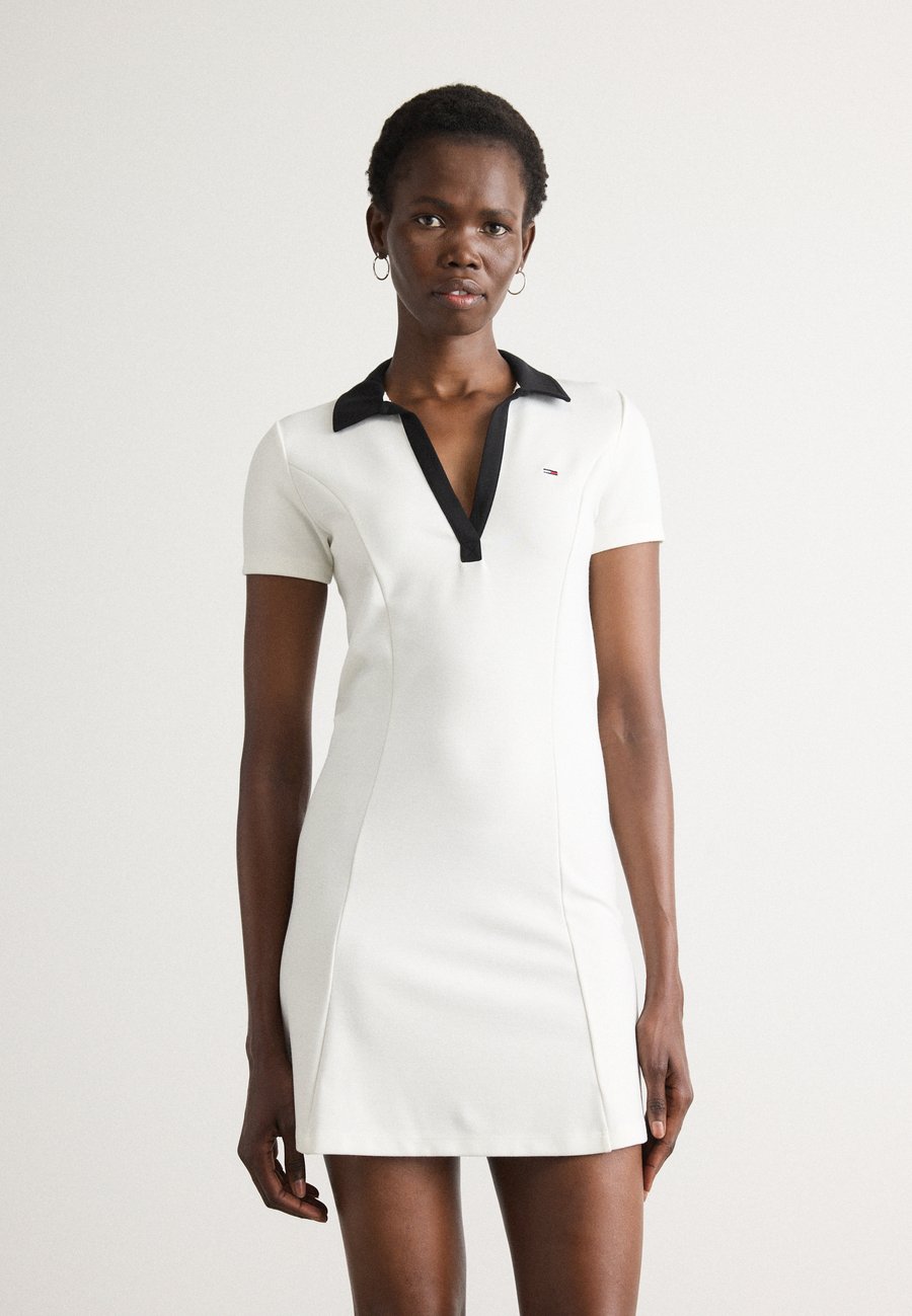 Платье Tommy Jeans CONTRAST V POLO FIT FLARE, Ecru/Off-White
Платье Tommy Jeans CONTRAST V POLO FIT FLARE, Ecru/Off-White