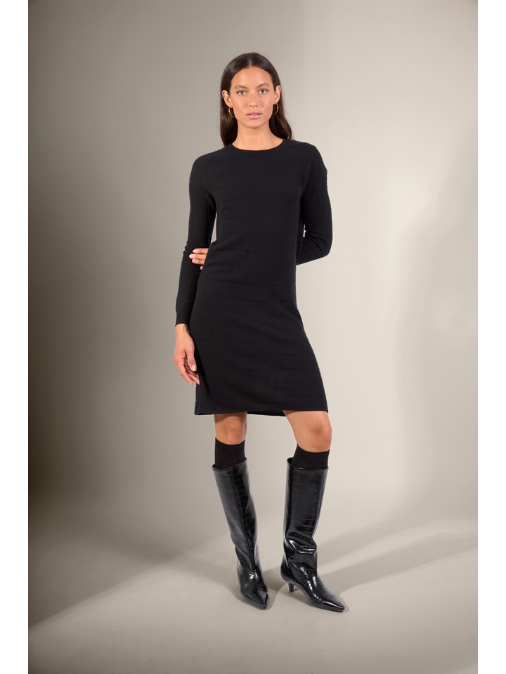 Perfect Cashmere Кашемировое платье "Лола" черного цвета
Perfect Cashmere Кашемировое платье "Лола" черного цвета