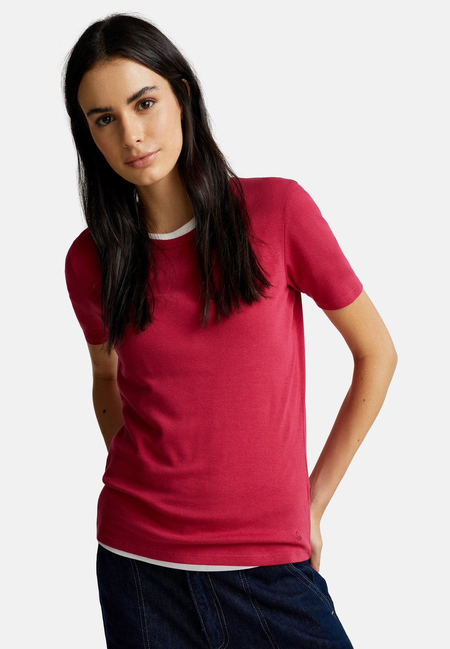 Футболка United Colors of Benetton REGULAR FIT, Red
Футболка United Colors of Benetton REGULAR FIT, Red