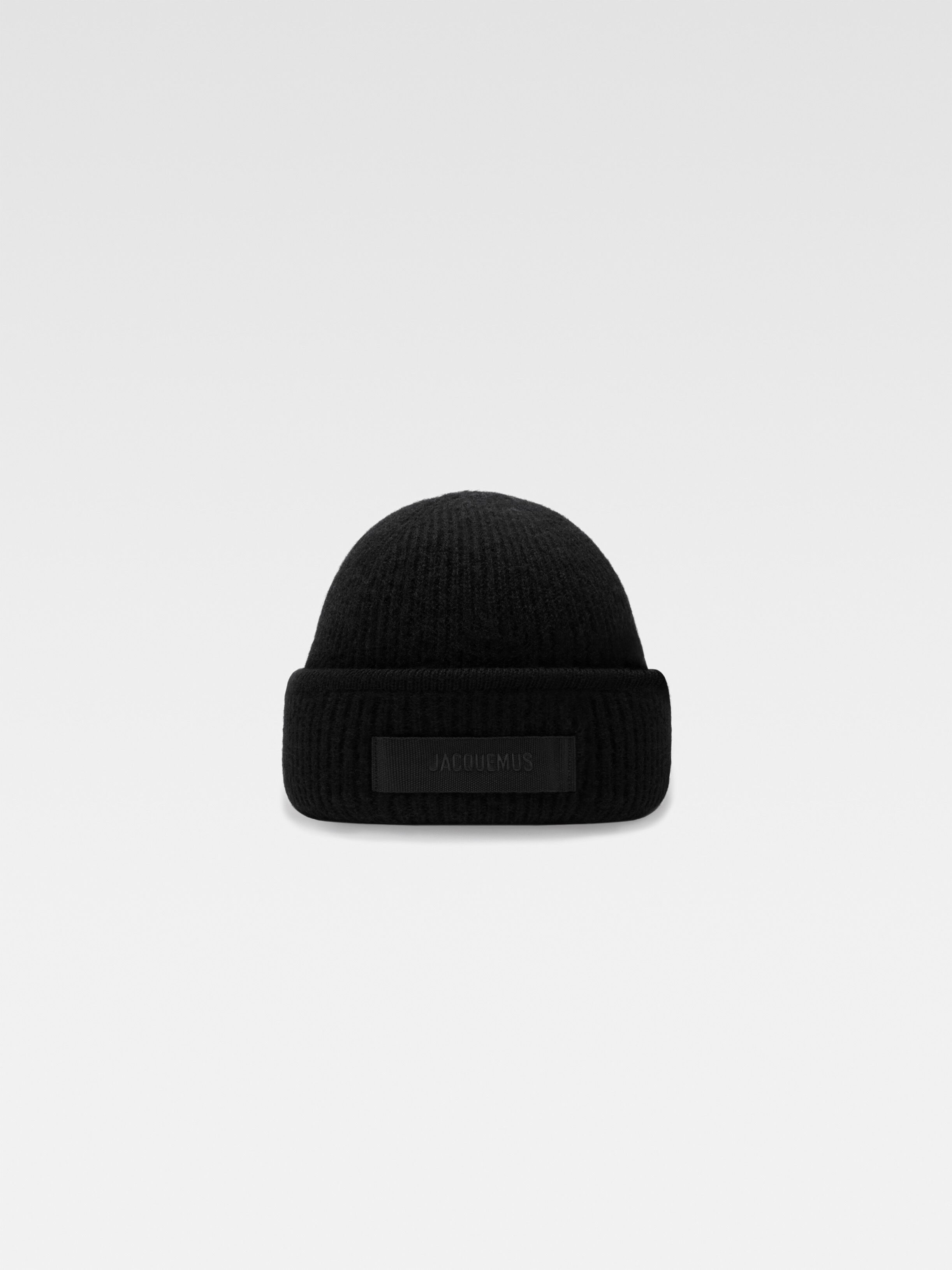 Шапка-бини с логотипом Grosgrain JACQUEMUS The Gros Grain beanie, черный
Шапка-бини с логотипом Grosgrain JACQUEMUS The Gros Grain beanie, черный