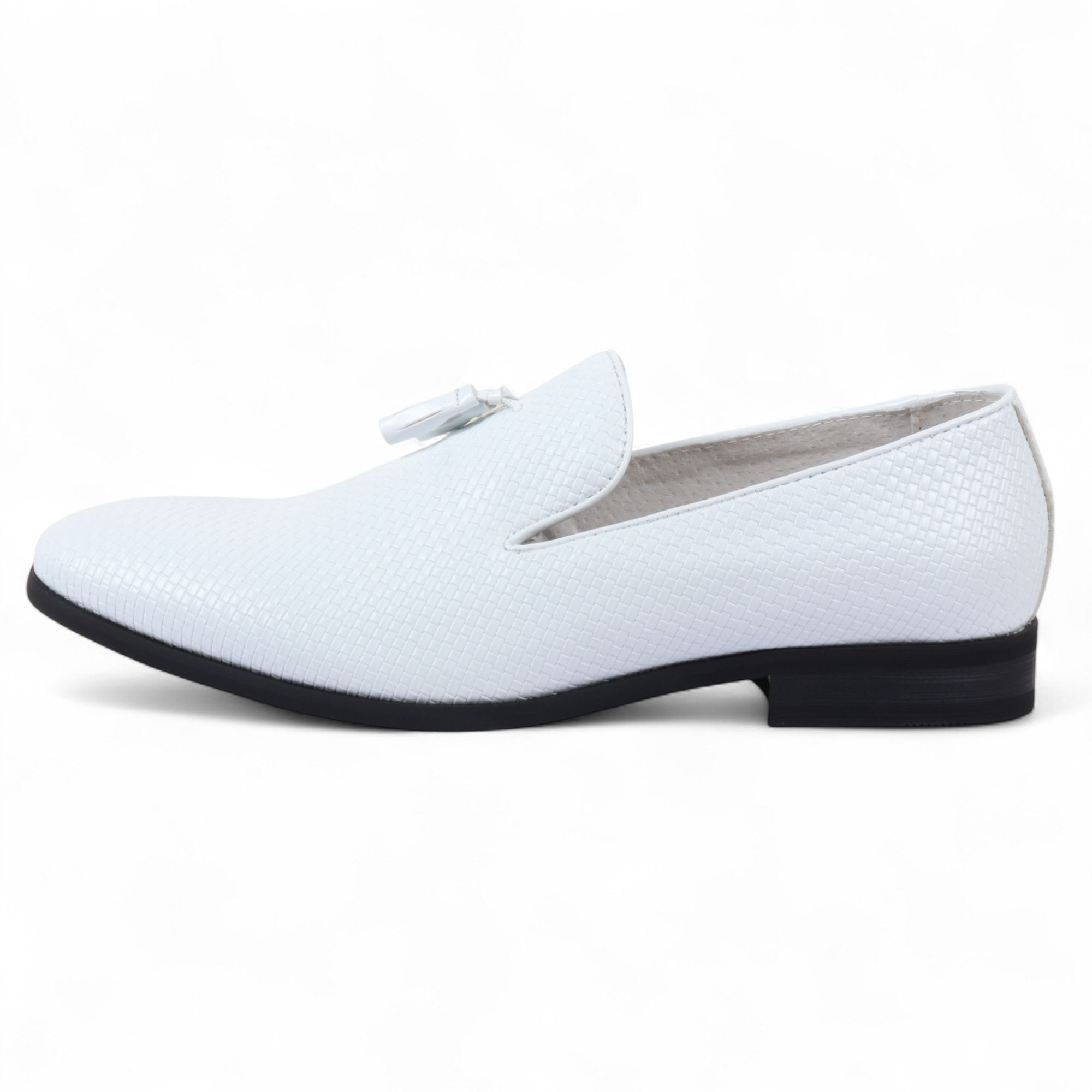 Мужские черные классические лоферы с кисточкой на кожаной подошве Infinity Leather
Мужские черные классические лоферы с кисточкой на кожаной подошве Infinity Leather