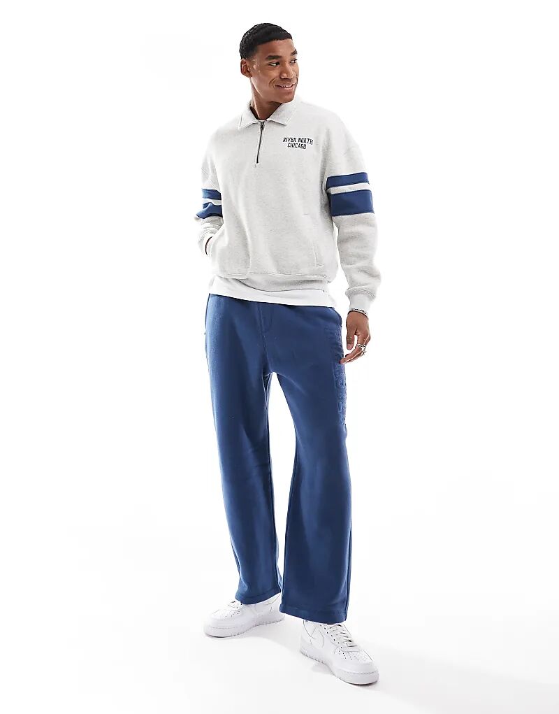 Толстовка свободного кроя с отложным воротником и мотивом на четверть молнии серого цвета Hollister
Толстовка свободного кроя с отложным воротником и мотивом на четверть молнии серого цвета Hollister