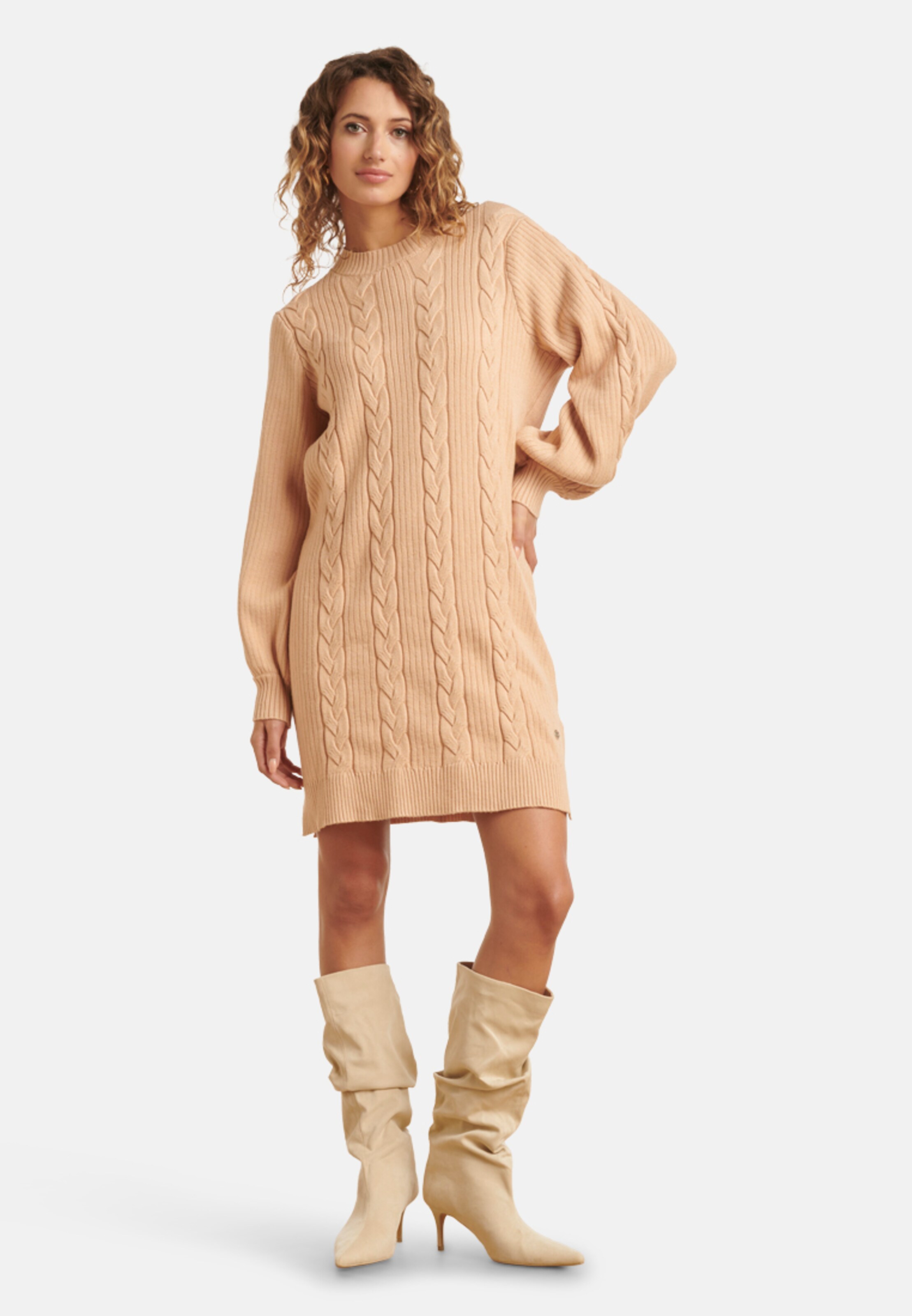 Smashed Lemon Вязаное платье в цвете Camel
Smashed Lemon Вязаное платье в цвете Camel