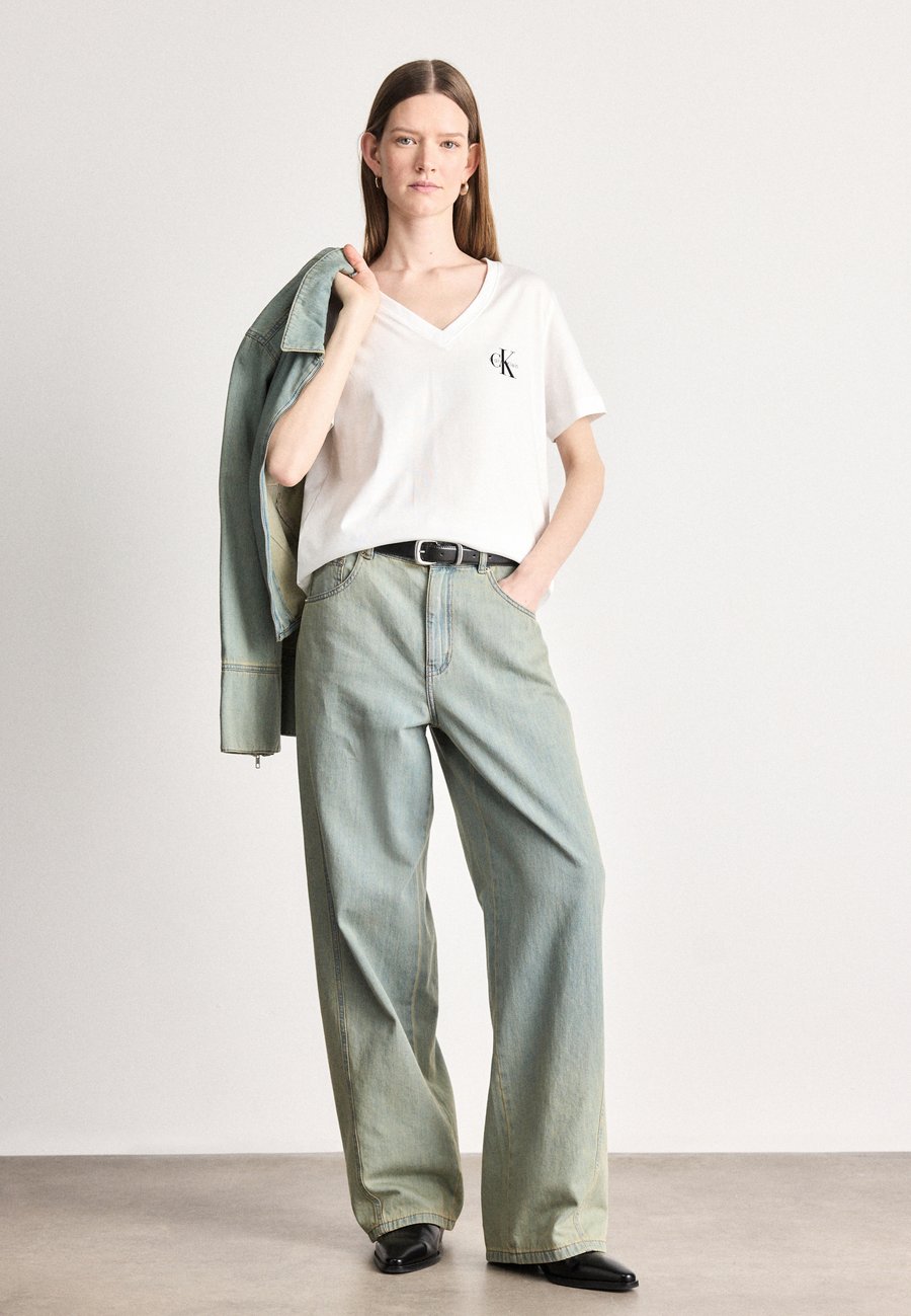 Футболка Calvin Klein Jeans LOGO TEE 2 PACK, Red/Brilliant White/Red, Белый, Футболка Calvin Klein Jeans LOGO TEE 2 PACK, Red/Brilliant White/Red
Футболка Calvin Klein Jeans LOGO TEE 2 PACK, Red/Brilliant White/Red, Белый, Футболка Calvin Klein Jeans LOGO TEE 2 PACK, Red/Brilliant White/Red