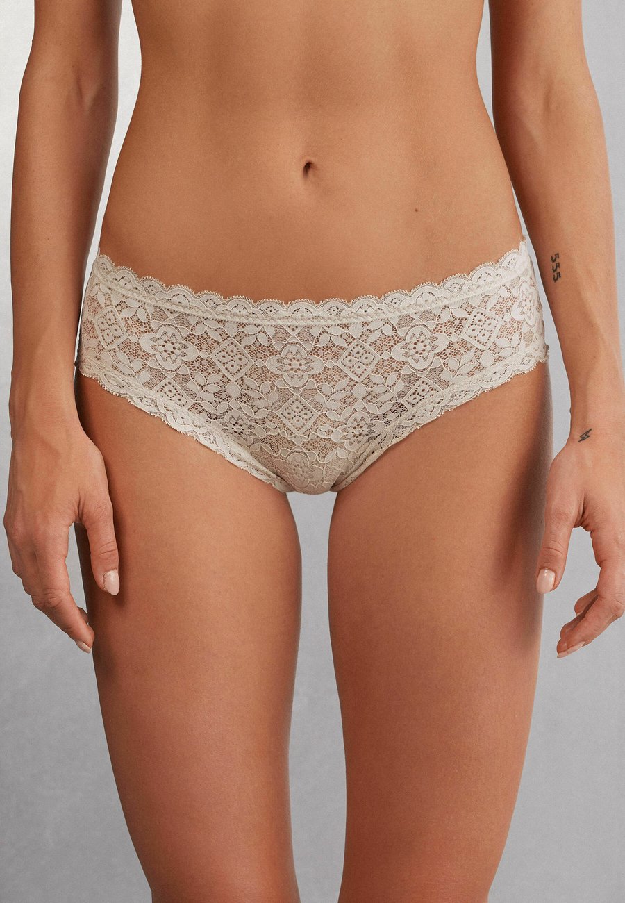 Трусы Intimissimi Thong, Natural/Pink
Трусы Intimissimi Thong, Natural/Pink