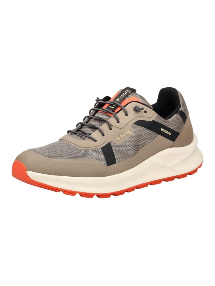 Кроссовки в земле Tenhaag
Кроссовки в земле Tenhaag