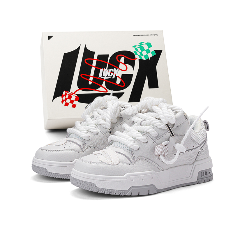 LUCX Бесполые белые кроссовки на массивной подошве с амортизацией, противоскользящим и износостойким покрытием, цвет White
LUCX Бесполые белые кроссовки на массивной подошве с амортизацией, противоскользящим и износостойким покрытием, цвет White