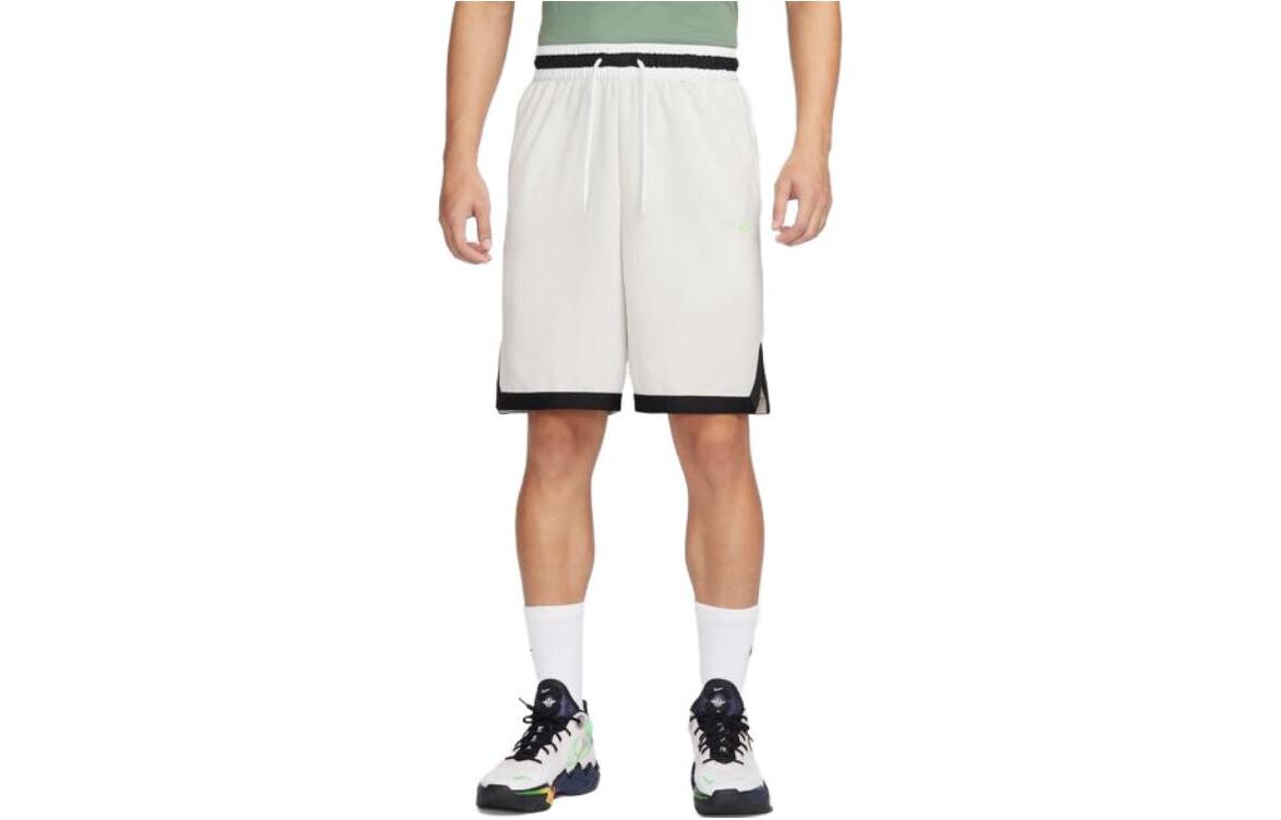Повседневные шорты мужские белые Nike, белый 
Повседневные шорты мужские белые Nike, белый