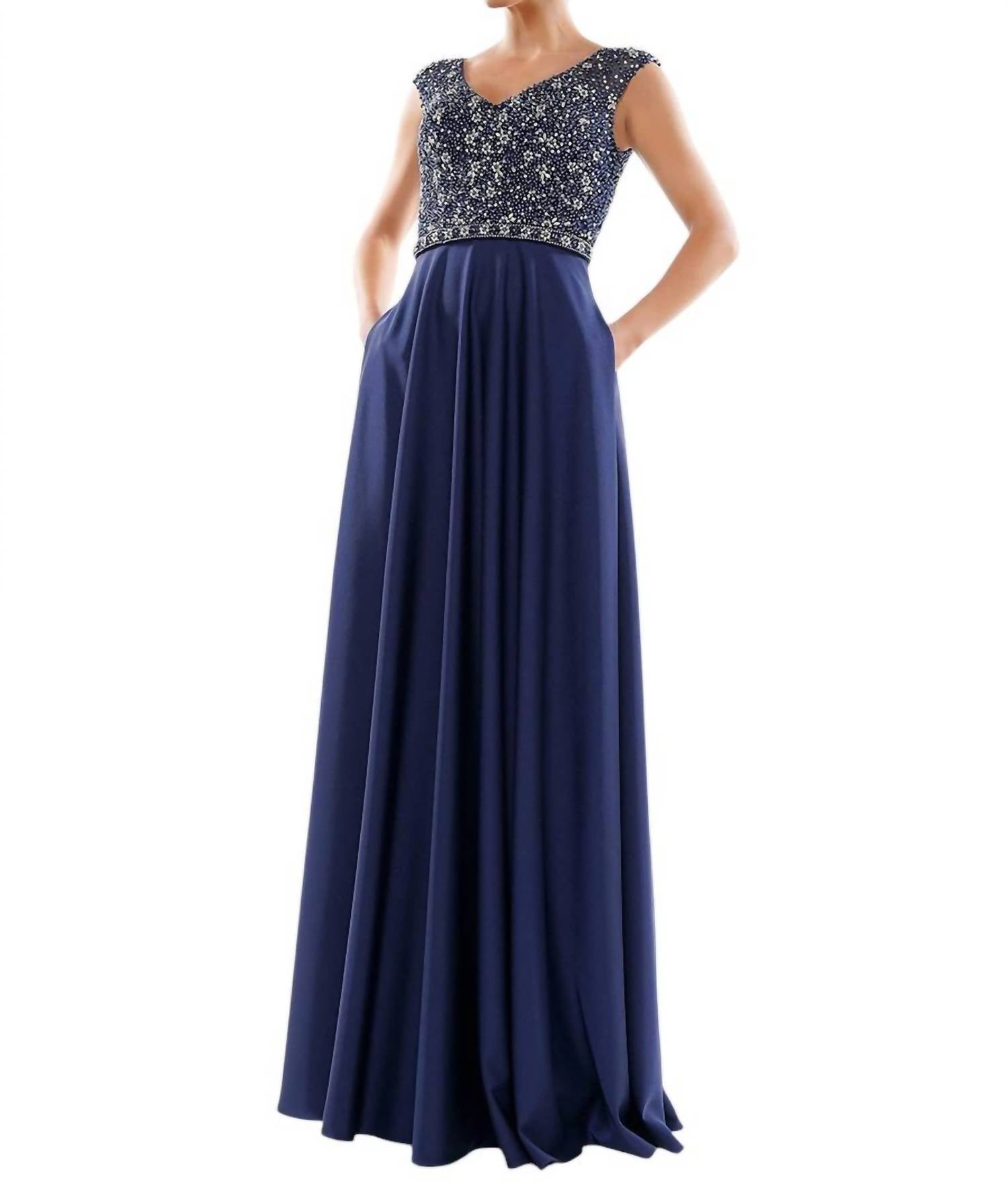 Платье А-силуэта с лифом, украшенным бисером, темно-синего цвета Marsoni by Colors
Платье А-силуэта с лифом, украшенным бисером, темно-синего цвета Marsoni by Colors