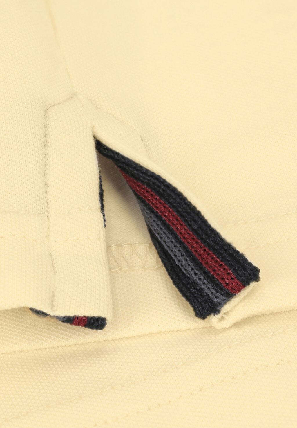 Рубашка поло MIT DEZENTEM LOGOSTICK AUF DER BRUST Spitzbub, желтый
Рубашка поло MIT DEZENTEM LOGOSTICK AUF DER BRUST Spitzbub, желтый