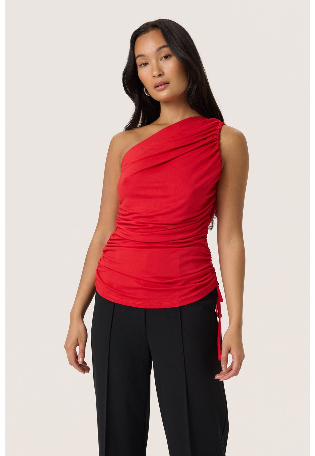 Топ HANADI ONE SHOULDER Soaked in Luxury, красный
Топ HANADI ONE SHOULDER Soaked in Luxury, красный