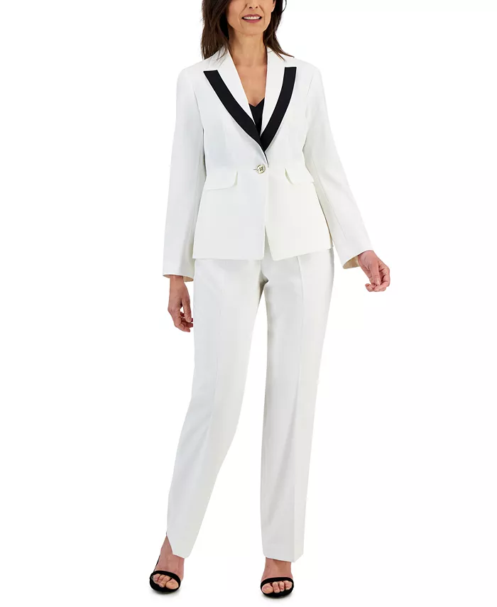 Женский брючный костюм с контрастной отделкой и острыми лацканами, Regular и Petite Le Suit, белый
Женский брючный костюм с контрастной отделкой и острыми лацканами, Regular и Petite Le Suit, белый